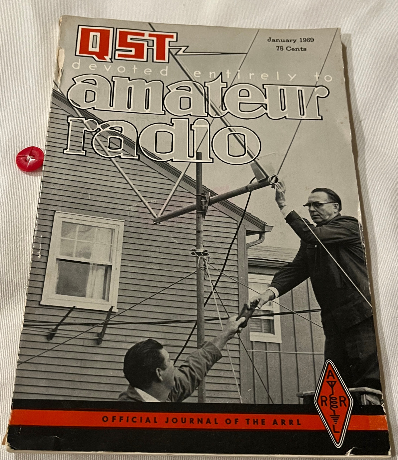 QST January 1969 – Magazine devoted entirely to Amateur Radio, 152 Pages