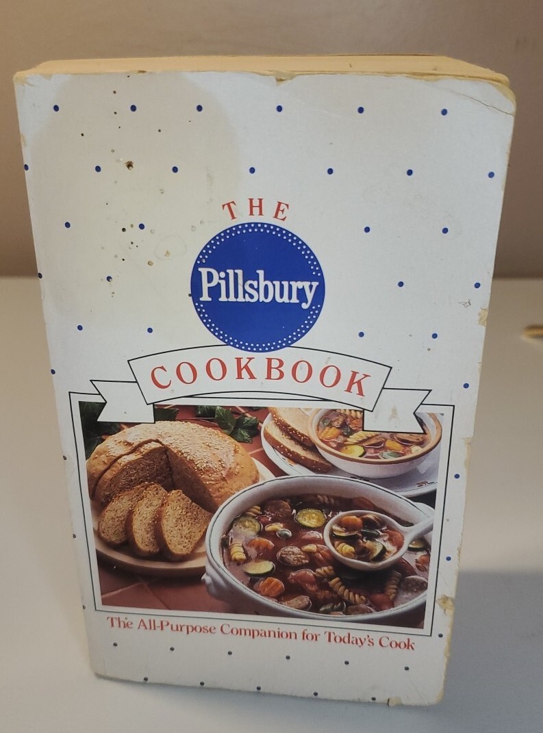 Vintage 1989 The Pillsbury Cookbook Softback 928 Pages