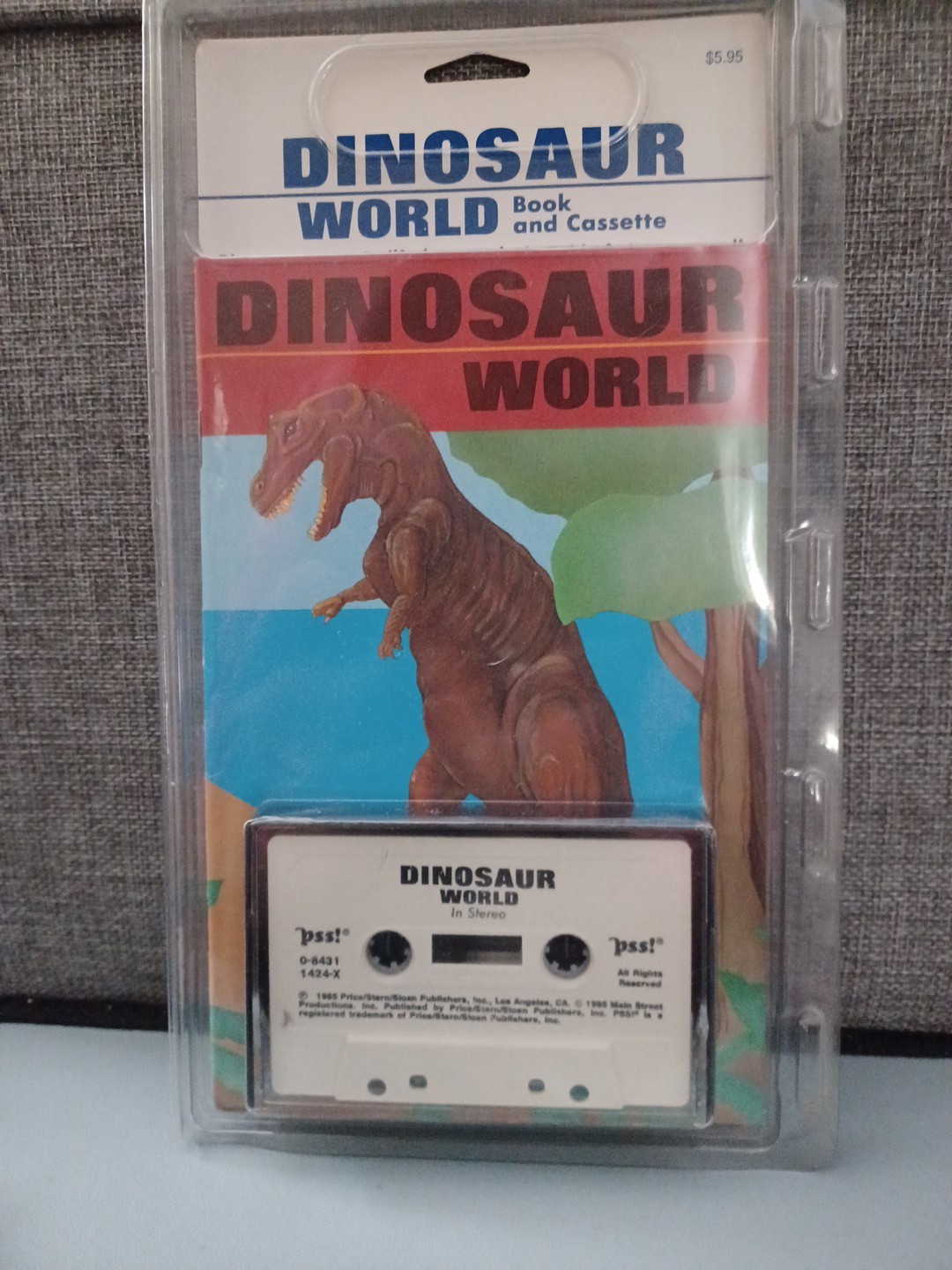 Vintage Dinosaur World By Geoffrey T. Williams Book And Audio Cassette