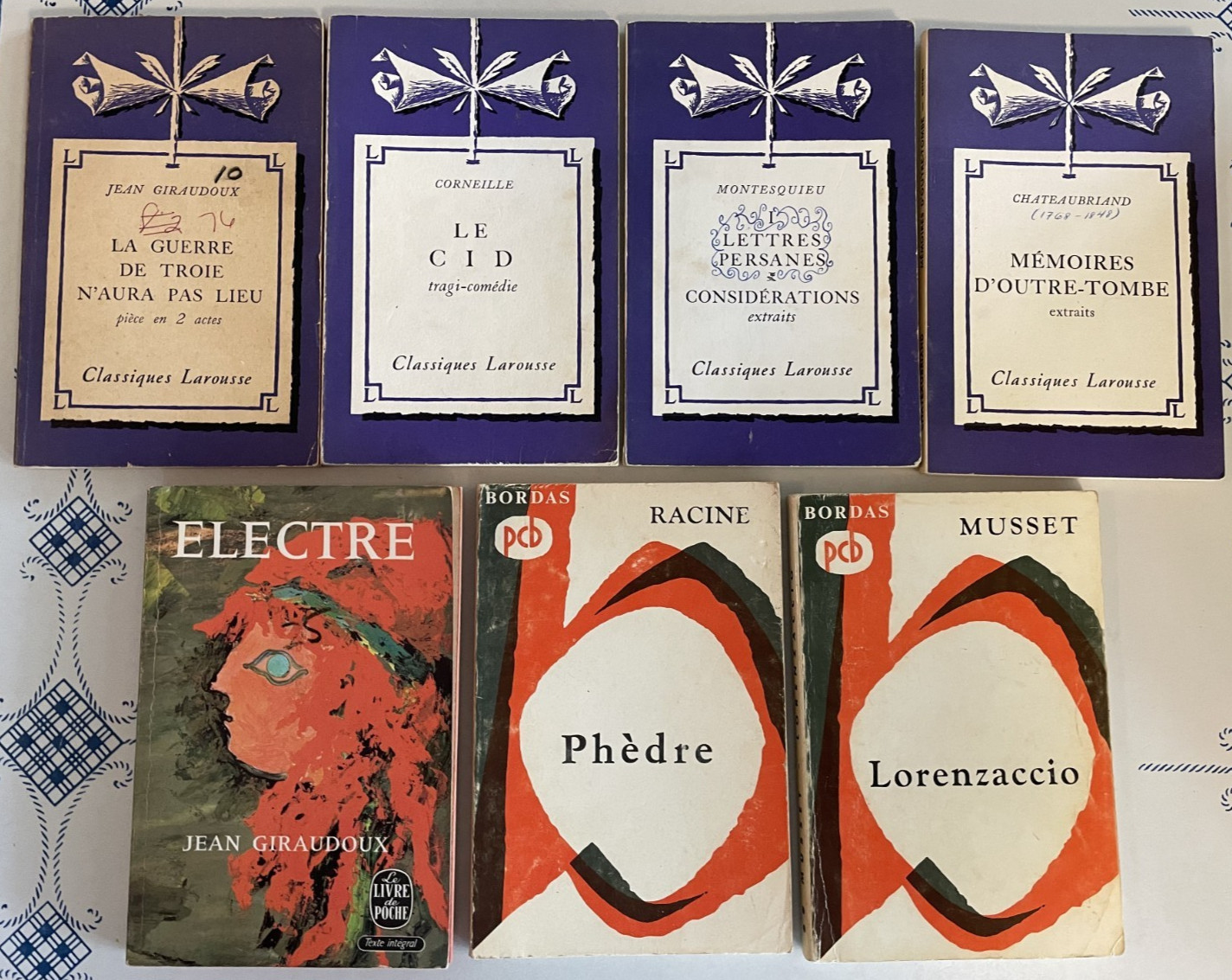 Lot of 7 Vintage French Language Classiques Larousse +, Paperback Books 1933-74