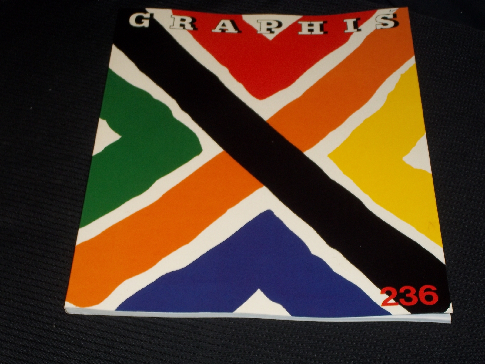 1985 #236 GRAPHIS MAGAZINE VERY NICE COVER ART & INSIDE PAGES – E 822