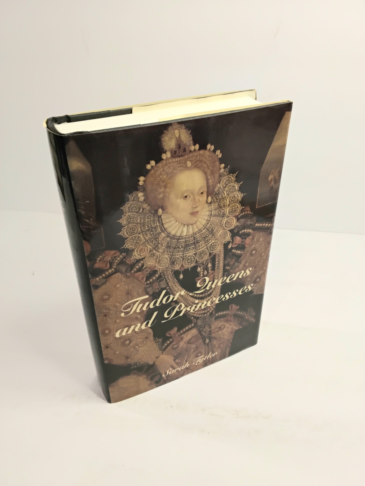 Tudor Queens and Princesses By Sarah Tytler – 1993 Hardcover DJ ~ MINT Condition