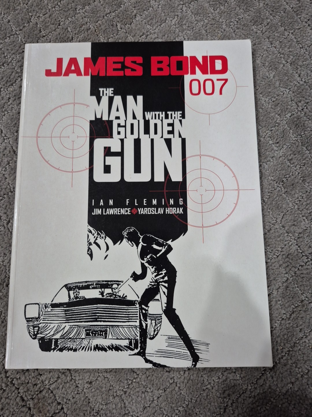 James Bond: The Man with the Golden Gun by Fleming, Ian; Lawrence, James Mb
