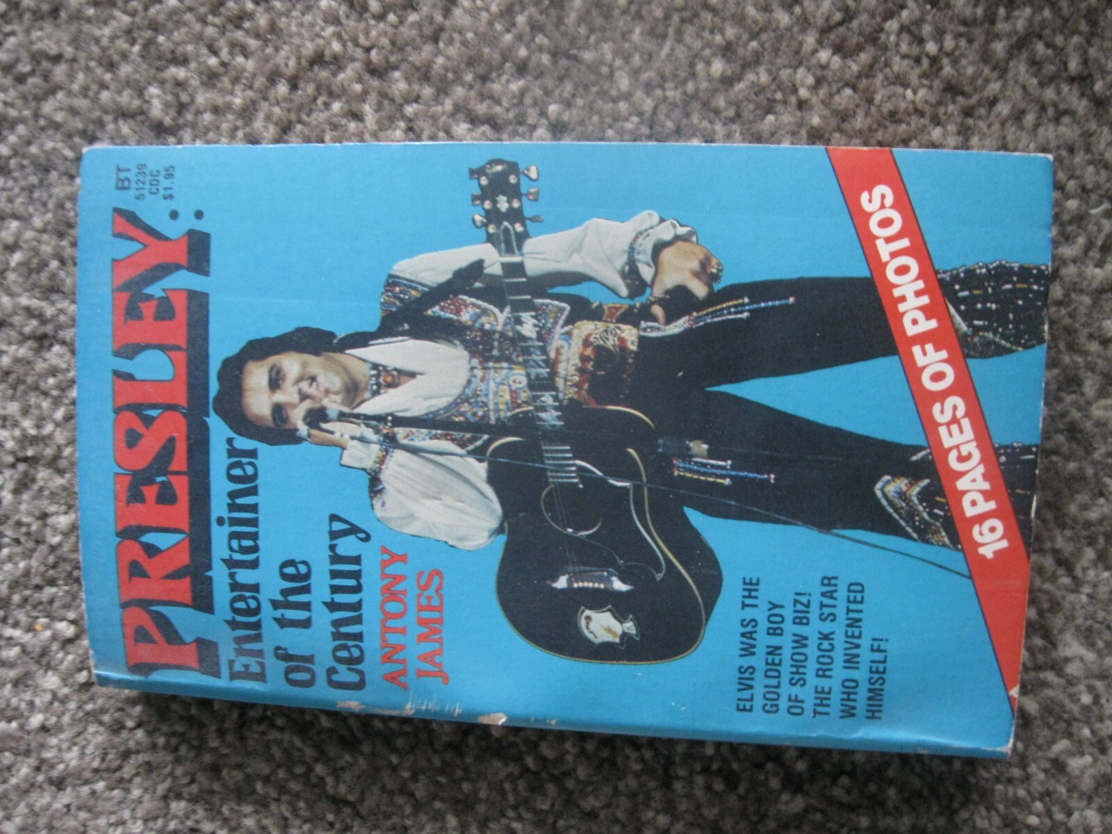 VINTAGE 1977 PRESLEY ENTERTAINER OF THE CENTURY PLUS 16 PAGES OF PHOTOS