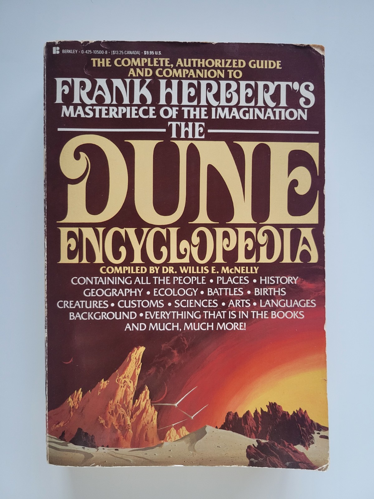 1984 DUNE ENCYCLOPEDIA FRANK HERBERT DR. WILLIS MCNELLY BERKLEY TRADE PAPERBACK