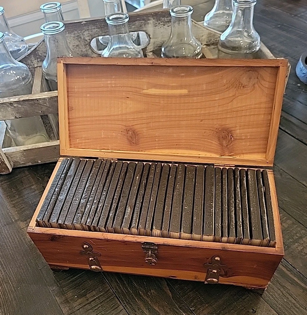 Rare Little Leather Library Complete 30 HOLY BIBLE Original Cedar Box & Lock