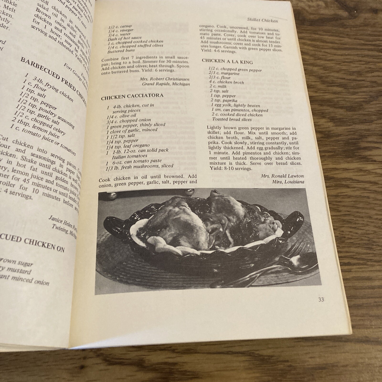301 America’s Favorite Chicken Recipes Cookbook 1971 Softcover 94 Pages