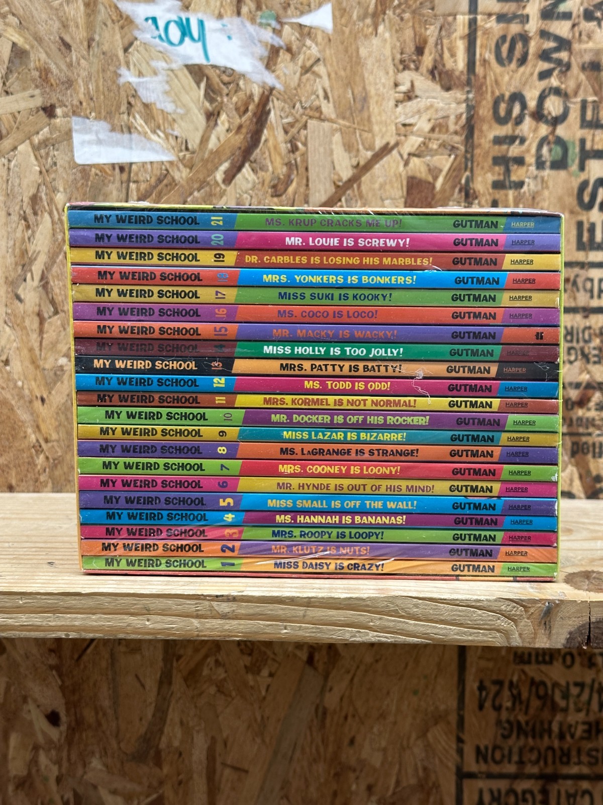 Dan Gutman : My Weird School 1-21 Book Box Set – Very Good