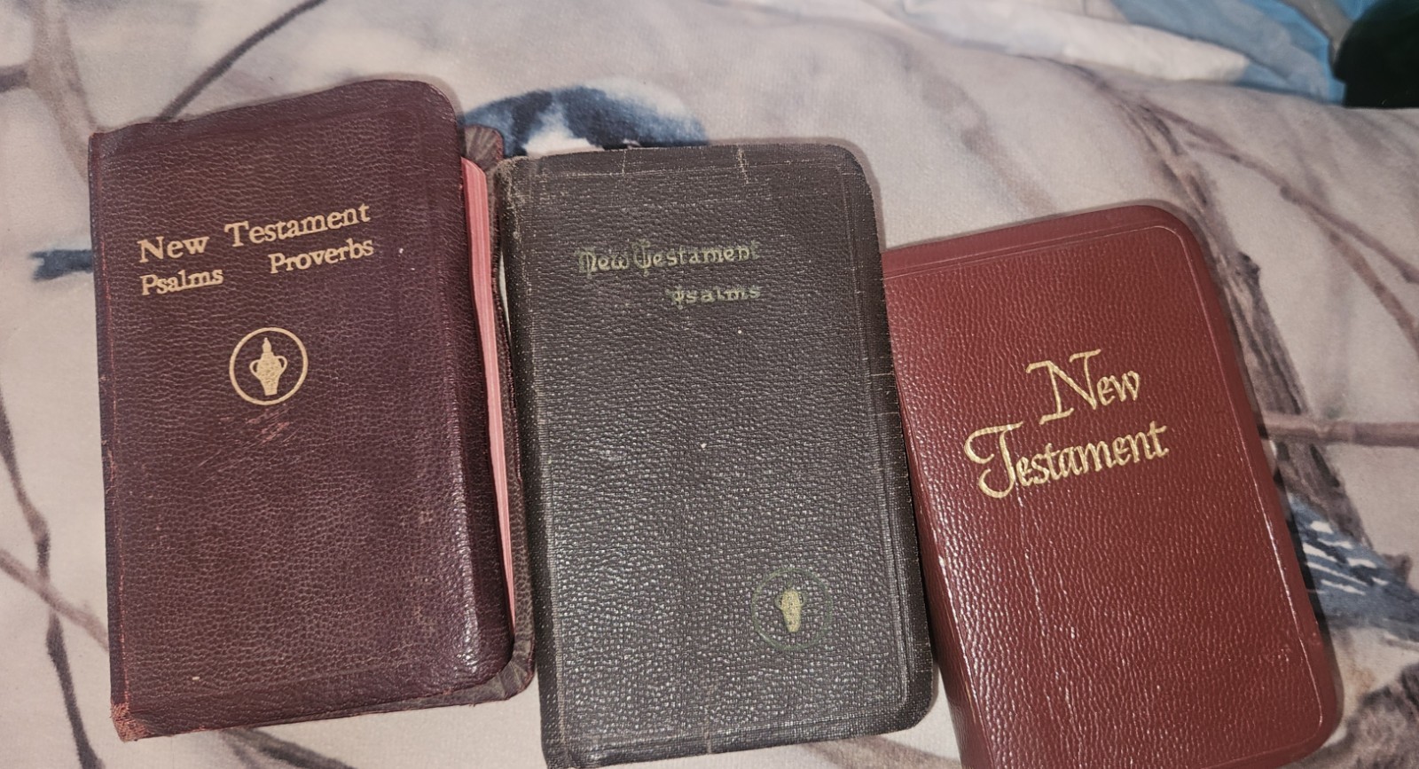 Vintage New Testament Bibles Army 1941 1960