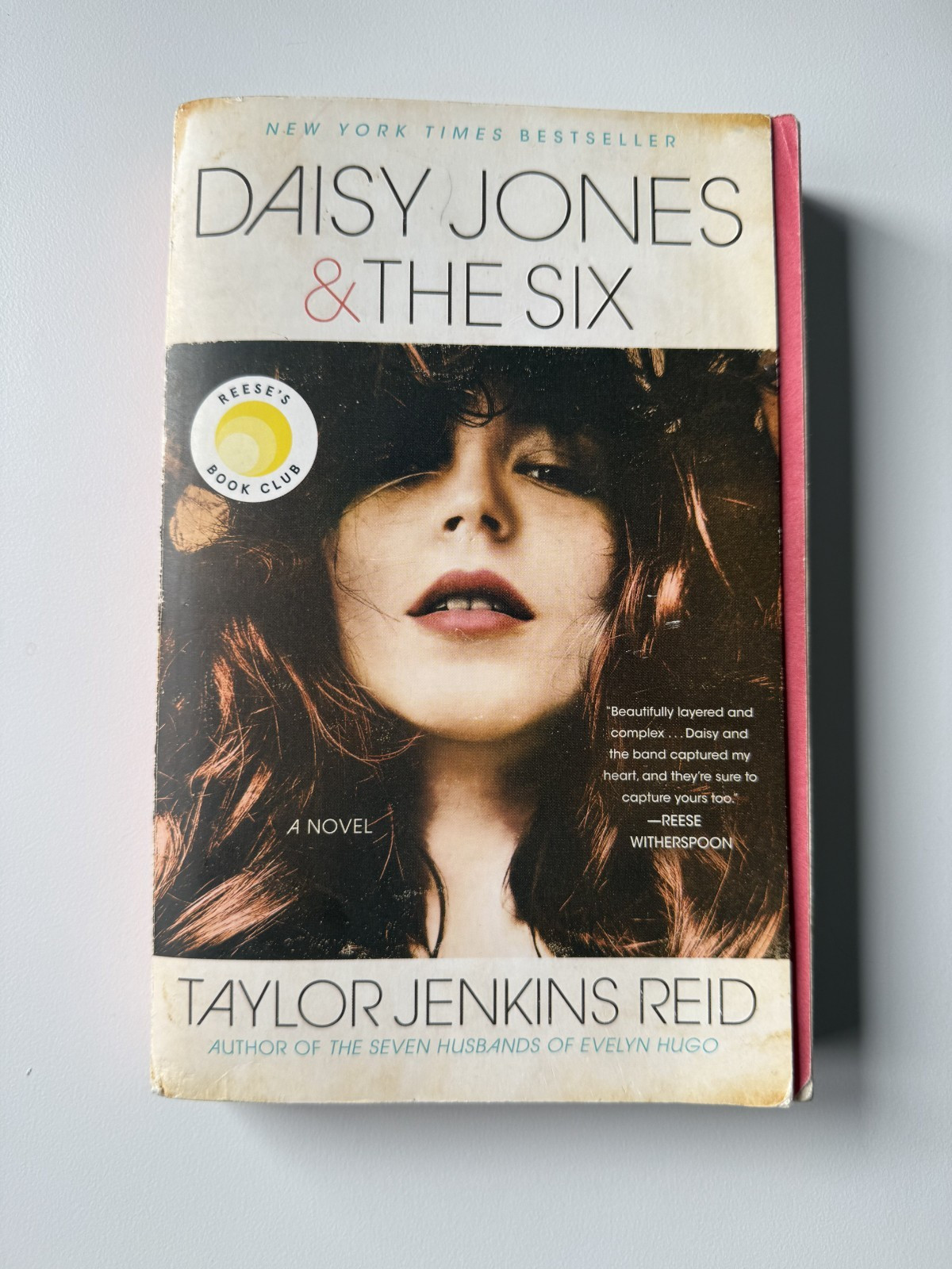 Daisy Jones & The Six Taylor Jenkins Reid Paperback Fiction Novel 9781524798642
