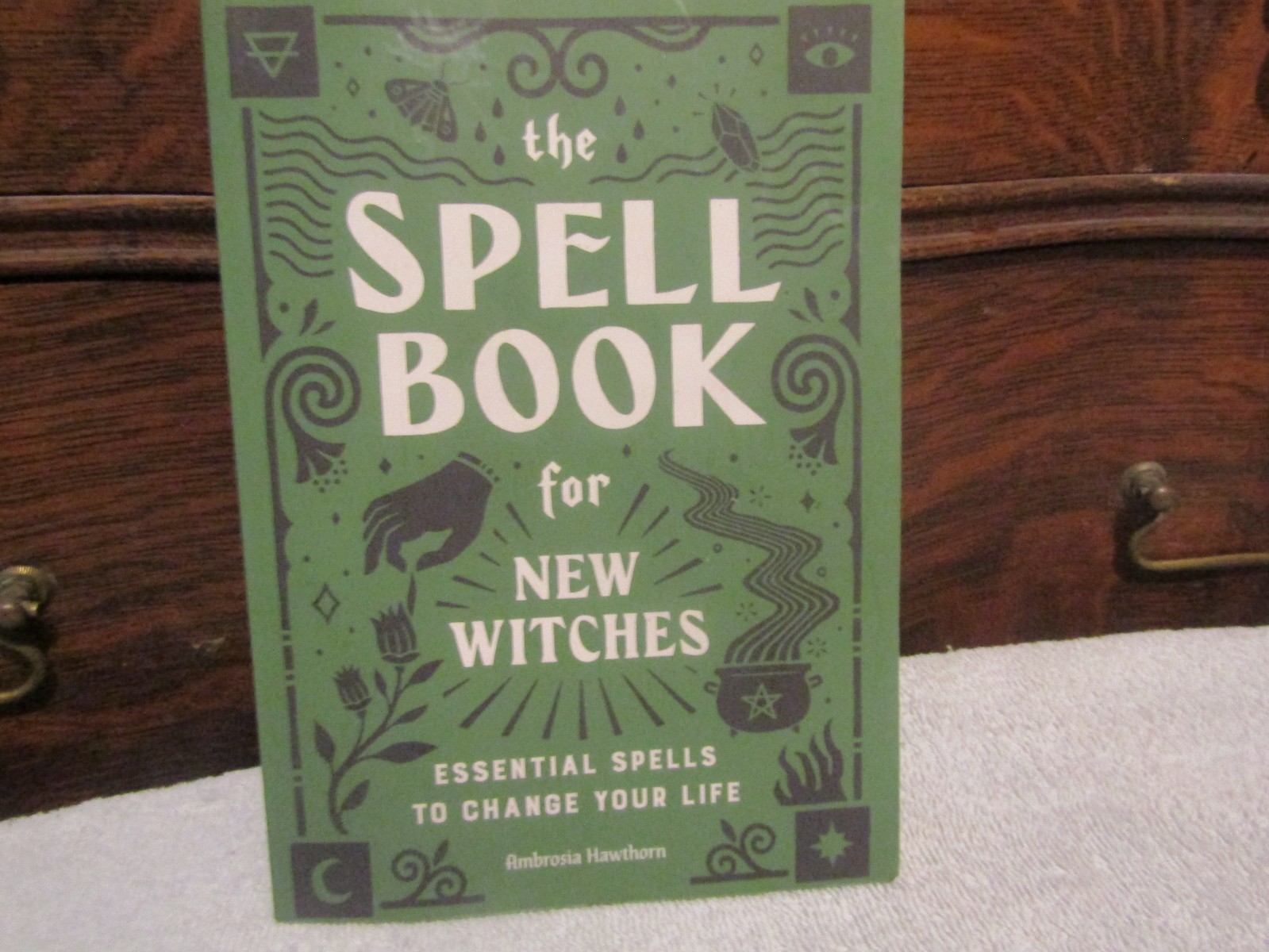 The Spell Book for New Witches: – Paperback, by Hawthorn Ambrosia – Very Good