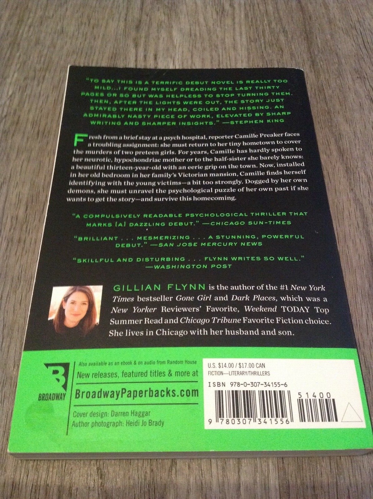 Sharp Objects by Gillian Flynn (2007, Trade Paperback)