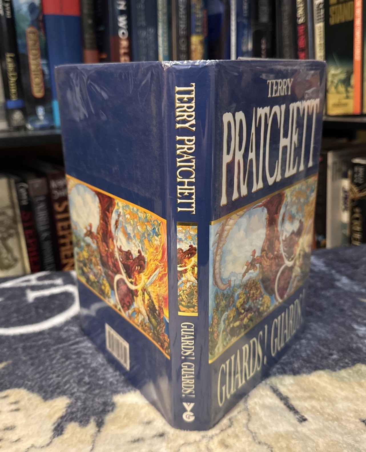 Guards! Guards! by Terry Pratchett (1997, Hardcover) Gollancz Reprint, VG, HCDJ