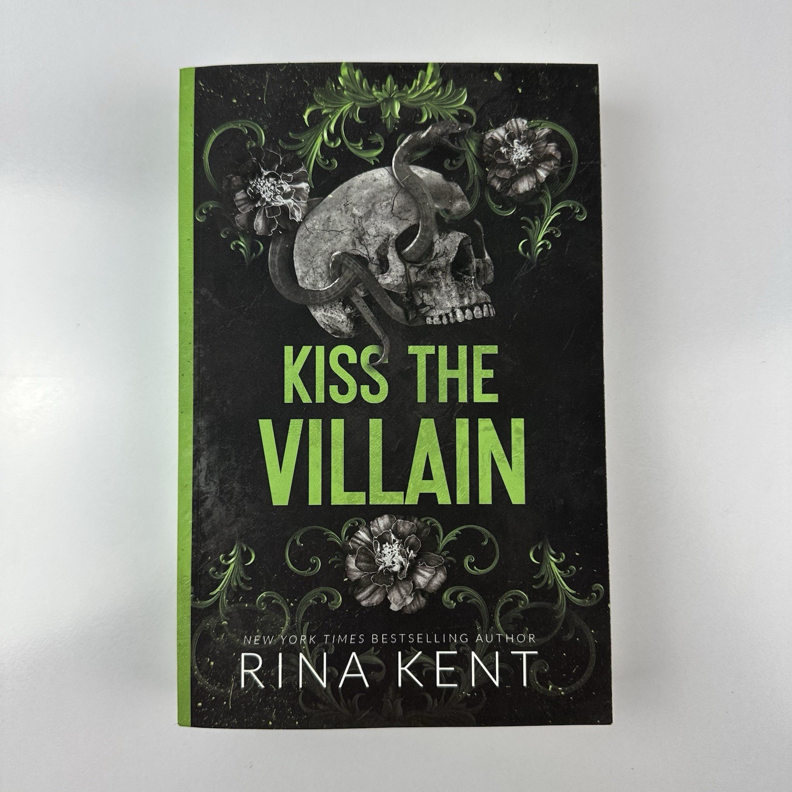 Kiss The Villain by Rina Kent – Paperback