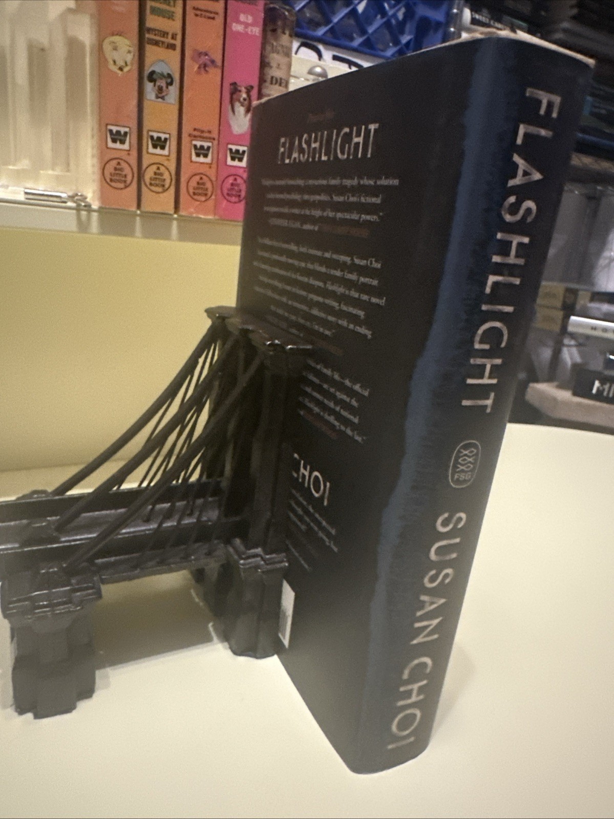 2025 FIRST EDITION FLASHLIGHT SIGNED BY SUSAN CHOI HC COLLECTIBLE BOOK JJ
