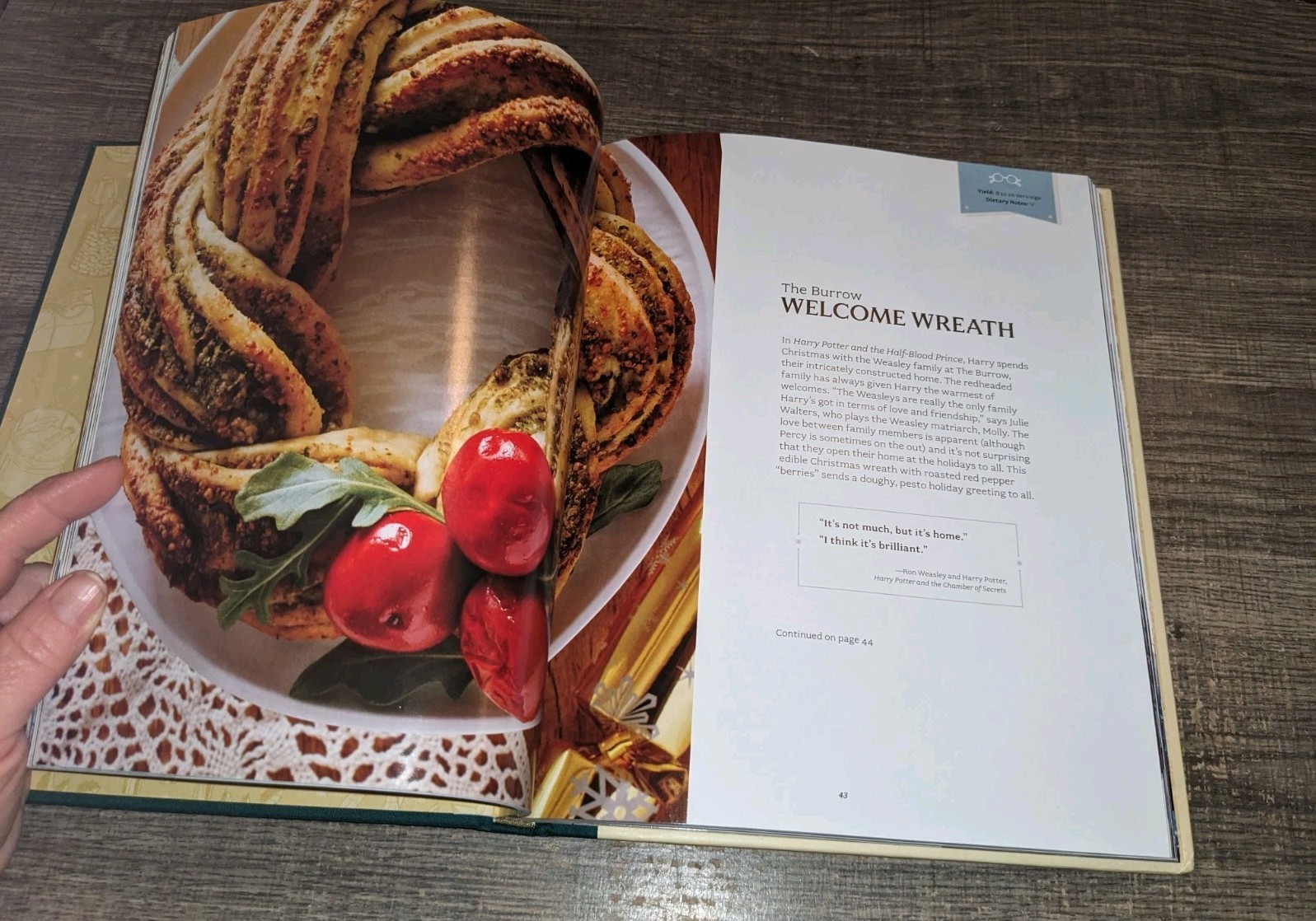 Harry Potter Official Christmas Cookbook, Hardcover by Elena Craig