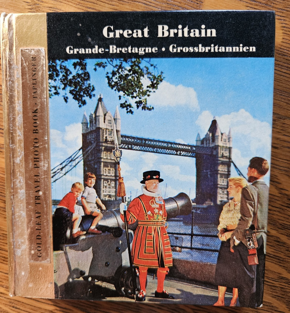 Great Britain Gold Leaf Travel Photo Book. Taplinger Hellwag 1964