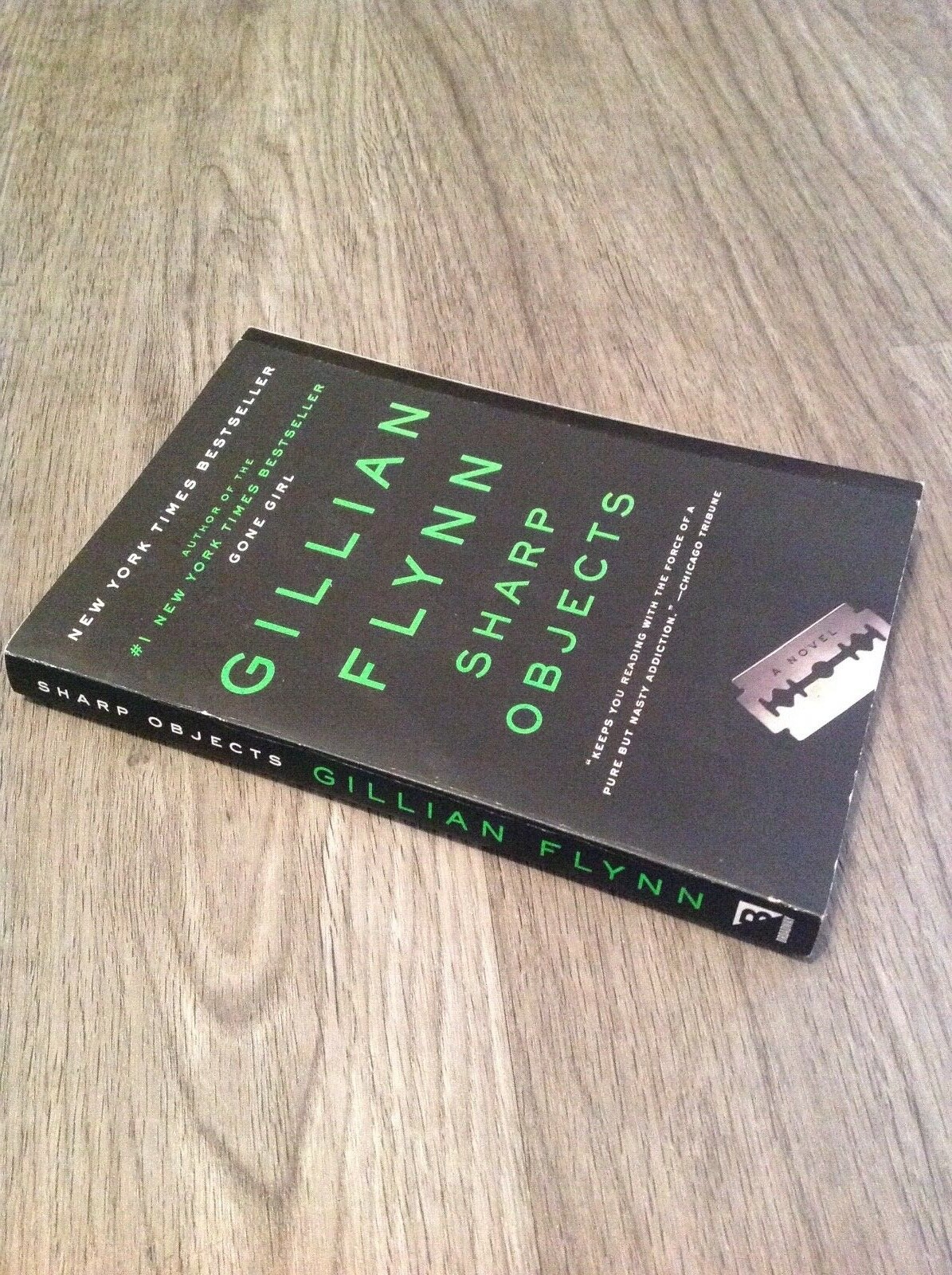 Sharp Objects by Gillian Flynn (2007, Trade Paperback)