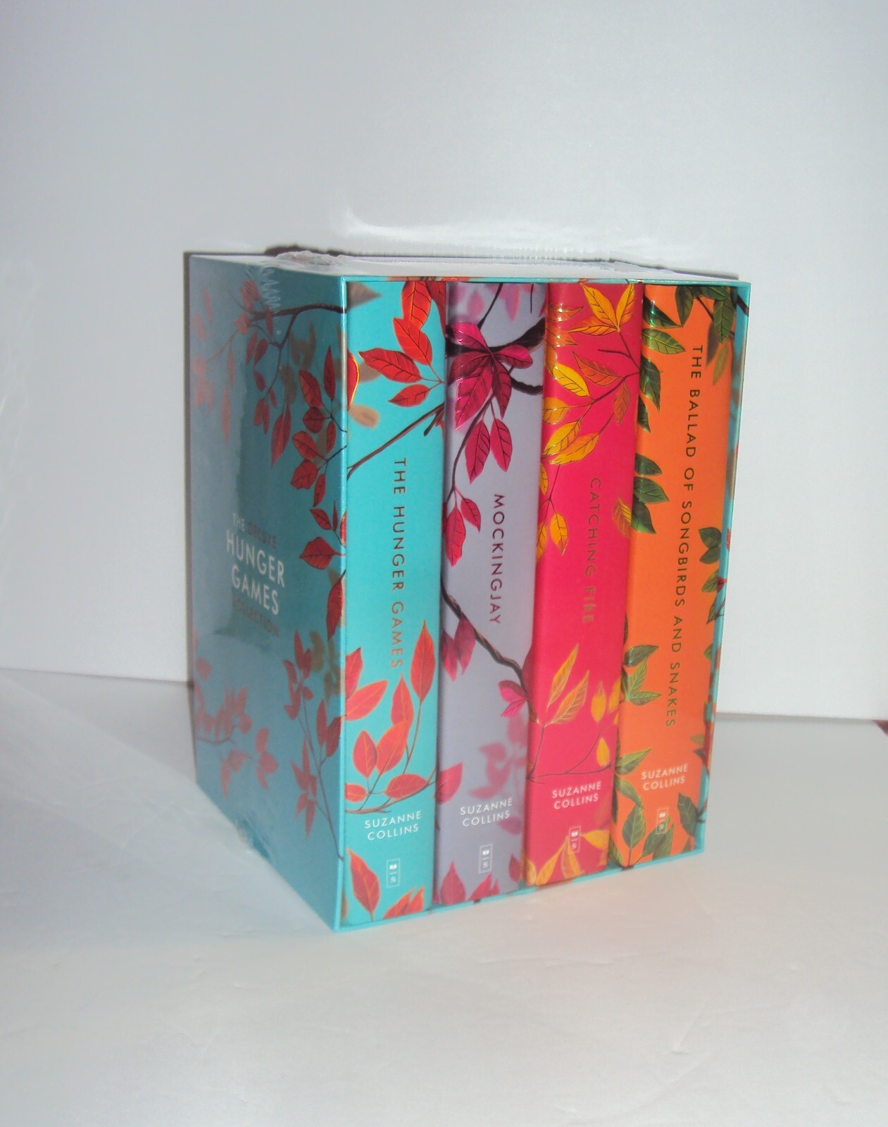 The Hunger Games Deluxe Collection – UK 4-Book Set by Suzanne Collins
