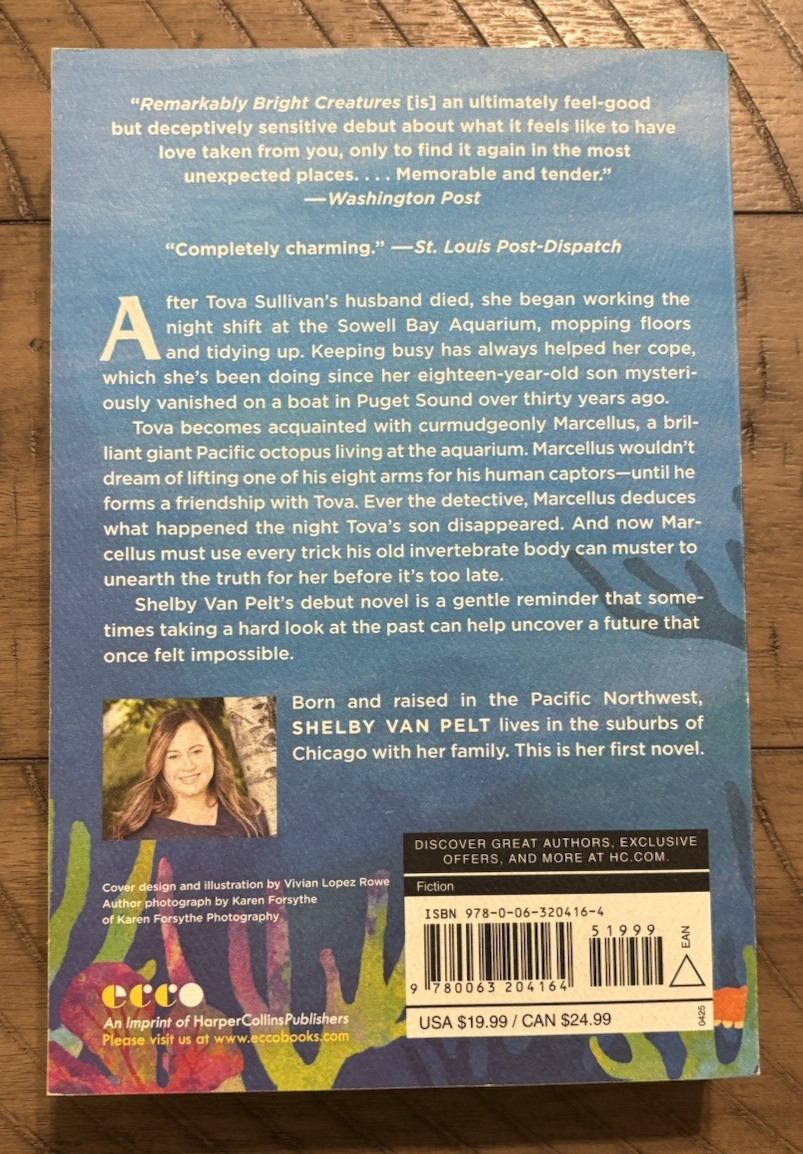 Remarkably Bright Creatures: A Novel – Shelby Van Pelt – Paperback – Designed