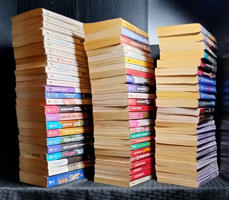 ROMANCE PAPERBACKS – BUILD YOUR OWN LOT Silhouette