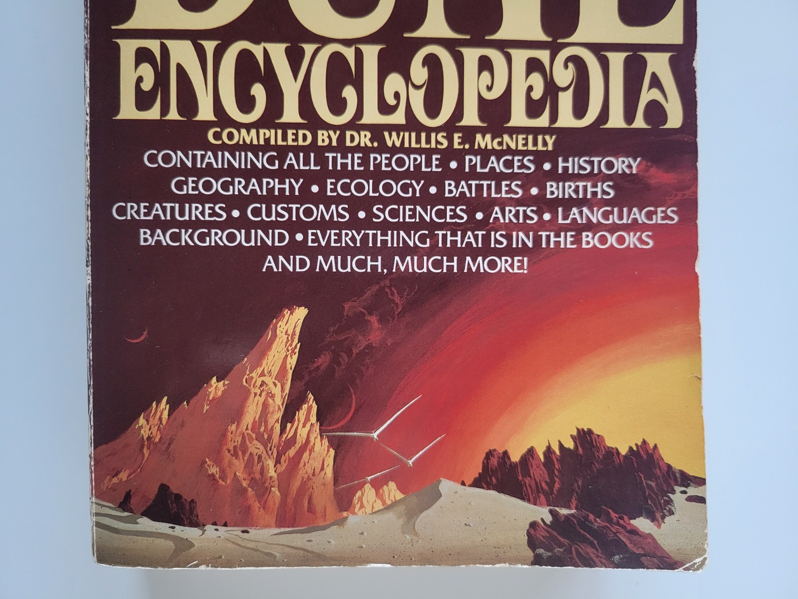 1984 DUNE ENCYCLOPEDIA FRANK HERBERT DR. WILLIS MCNELLY BERKLEY TRADE PAPERBACK