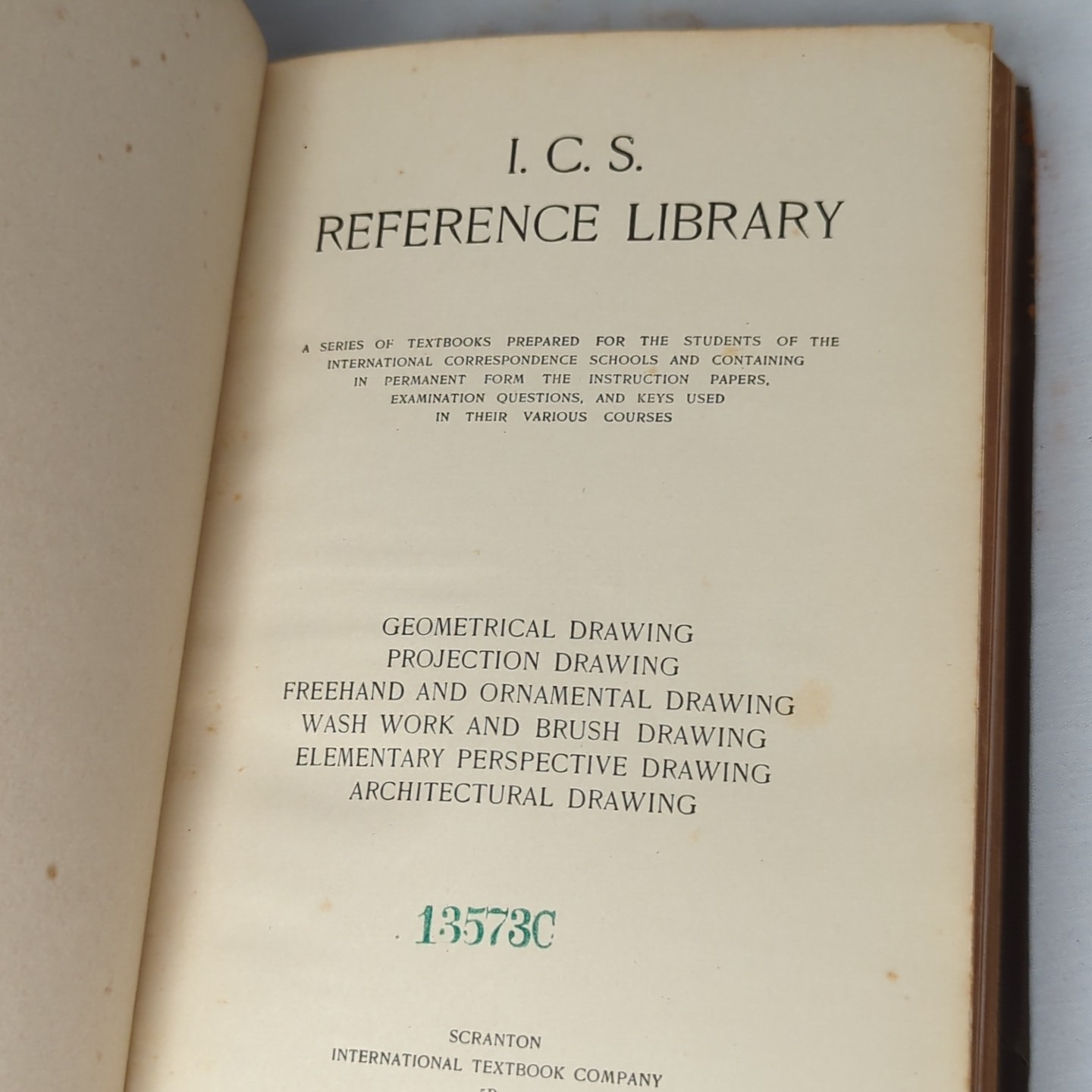 I. C. S. REFERENCE LIBRARY GEOMETRICAL ORNAMENTΑΙ ARCHITECTURAL FREEHAND Drawing