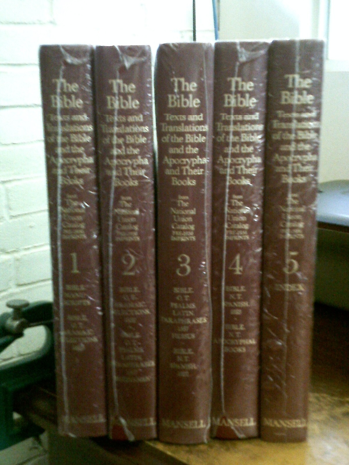 THE BIBLE: THE NATIONAL UNION CATALOG, 5 VOLUMES, UNOPENED SET, ORIGINAL BOX