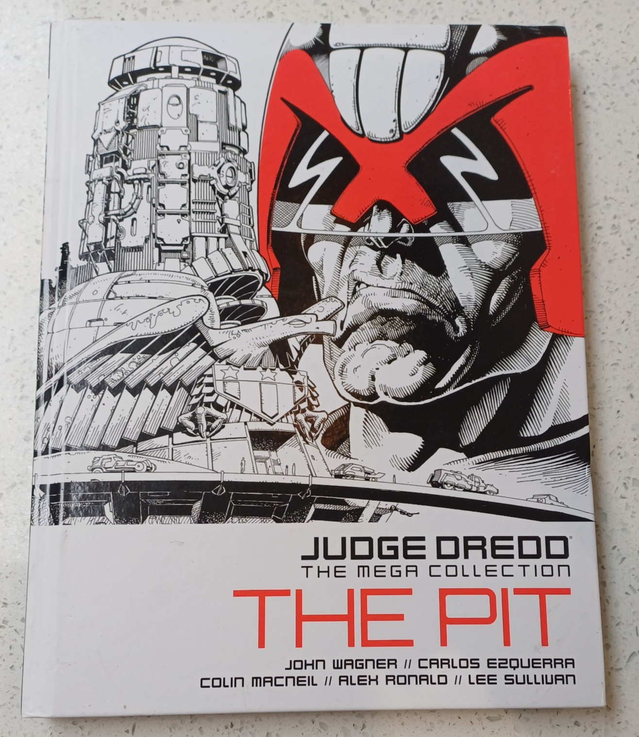 Judge Dredd Mega Collection The Pit Hardcover HC John Wagner, Cliff Robinson v40