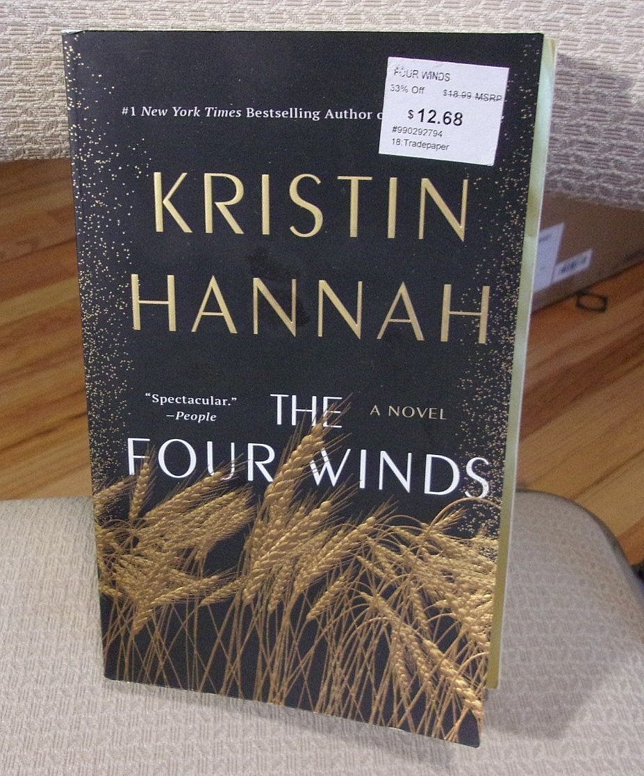 THE FOUR WINDS : A Novel Paperback cover Kristin Hannah – GOOD