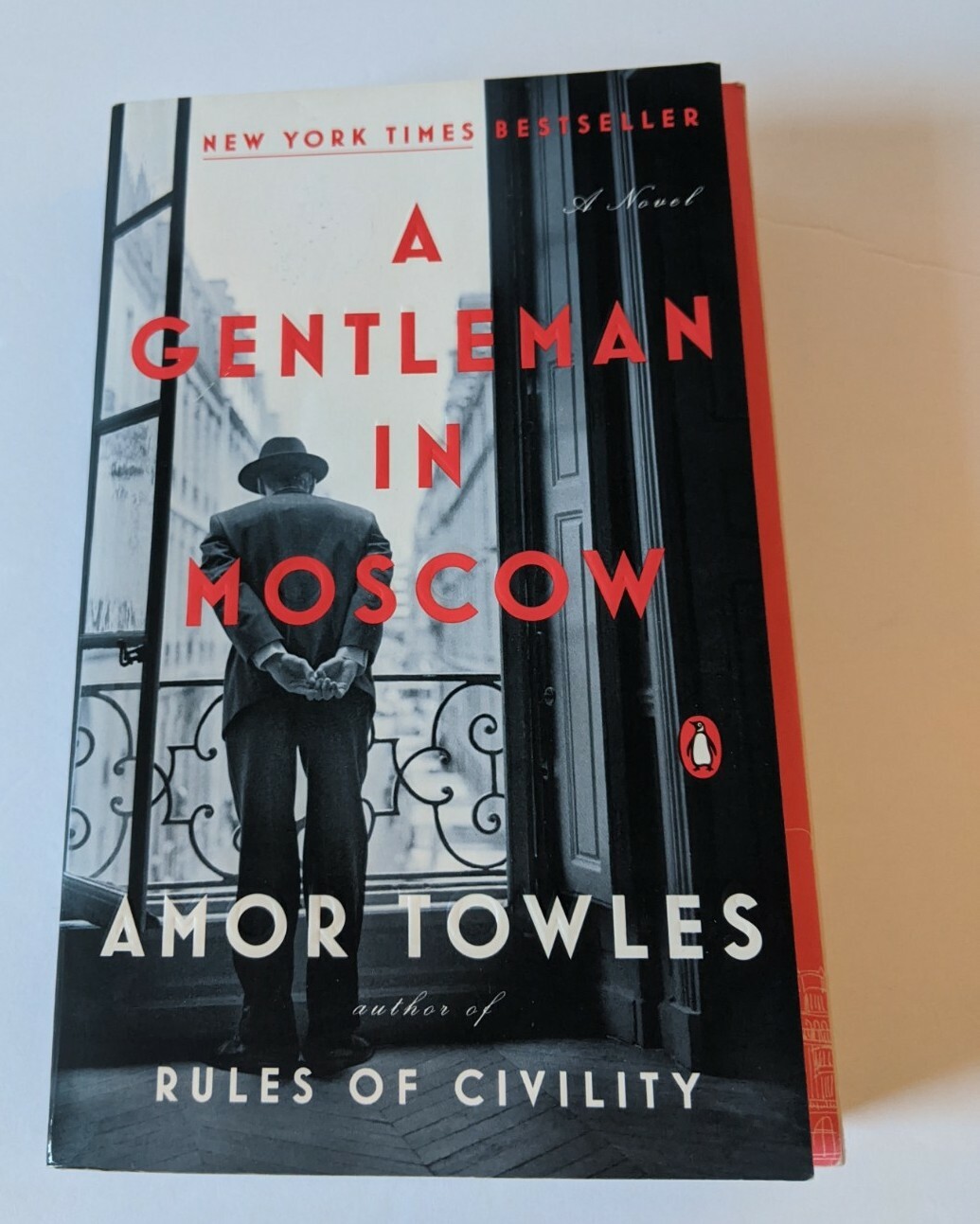 A Gentleman In Moscow by Amor Towles. Pre-owned cond Paperback 9780143110439