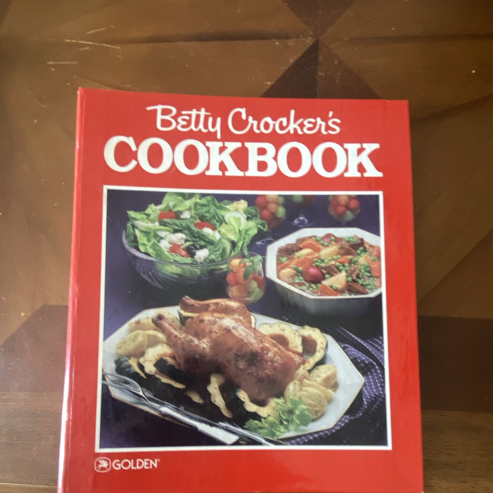 Betty Crocker Betty Crocker’s Cookbook Ring Binder Ring/Wire Bound Golden