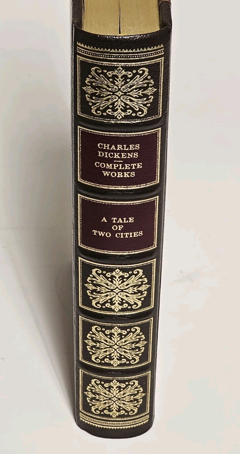 Charles Dickens Complete Works A Tale of Two Cities – Edito-Service Gilt – Book
