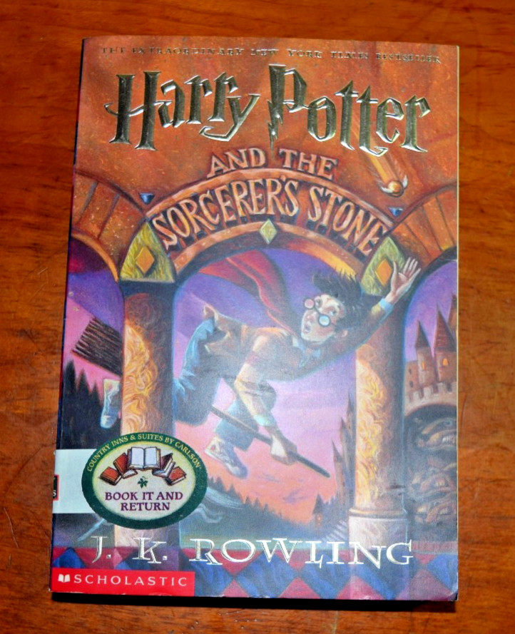 Harry Potter and the Sorcerers Stone – Paperback By Rowling, JK