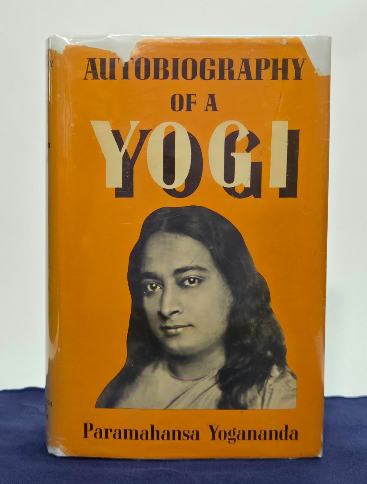 Autobiography of a Yogi Paramahansa Yogananda 1969 10th edition HC $5.00 DJ