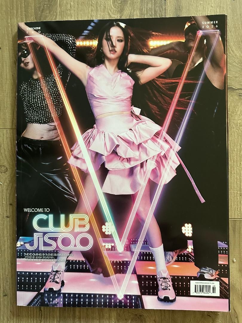 CLUB JISOO Owns The Night V Magazine No. 160 Sum 2026 Demi Moore MARIA KLAUMANN