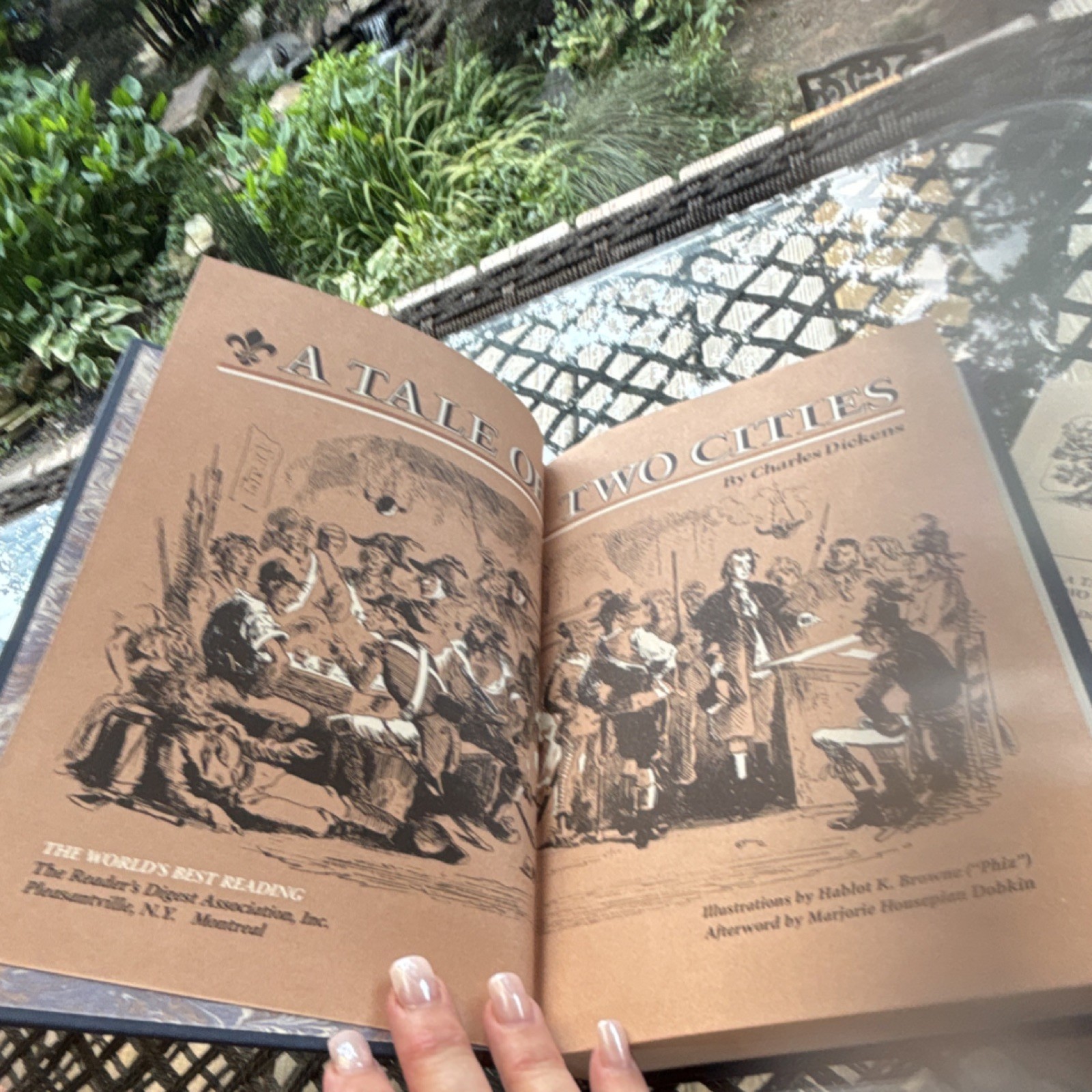 Reader’s Digest The World’s Best Reading A Tale of Two Cities Illustrated
