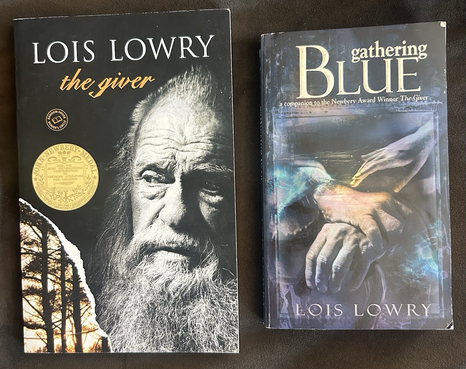 The Giver Quartet Book 1&2. The Giver, Gathering BLUE