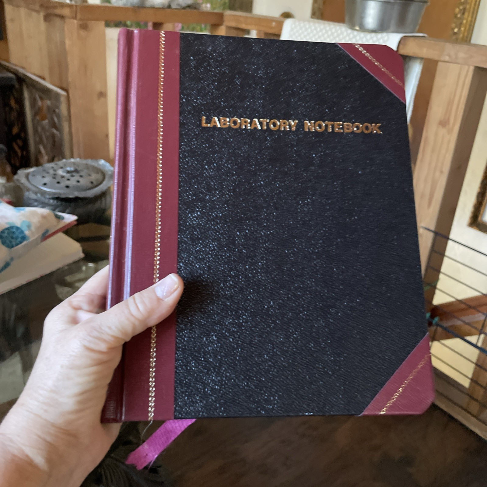L21300R Laboratory Record Book,300 Pages,8-1/8-Inch x10-3/8-Inch,Black/Red