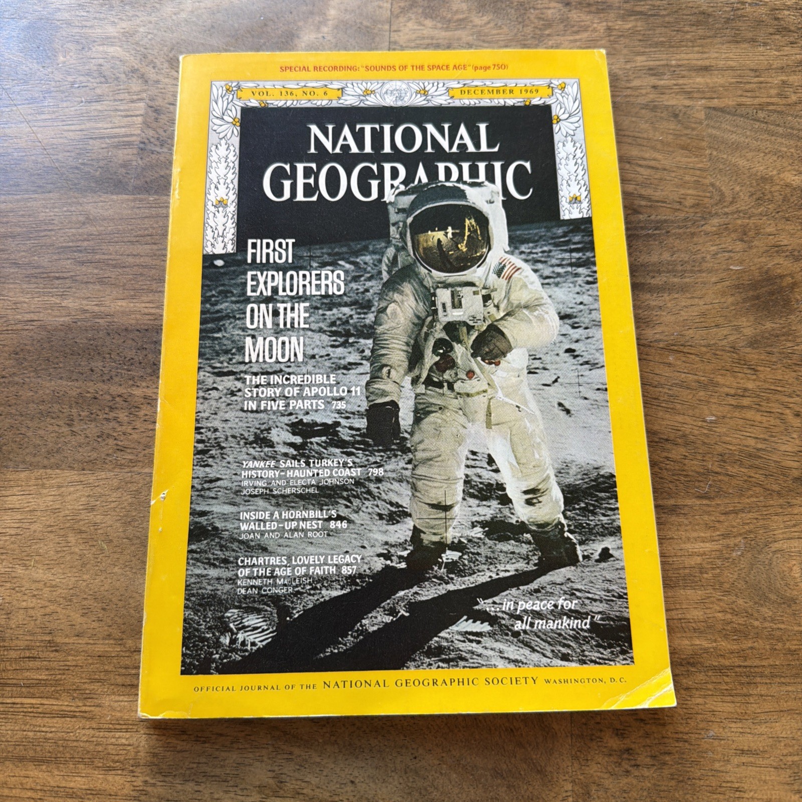 National Geographic First Explorers on the Moon Vol 136 Dec 1969 w/ Vinyl Record