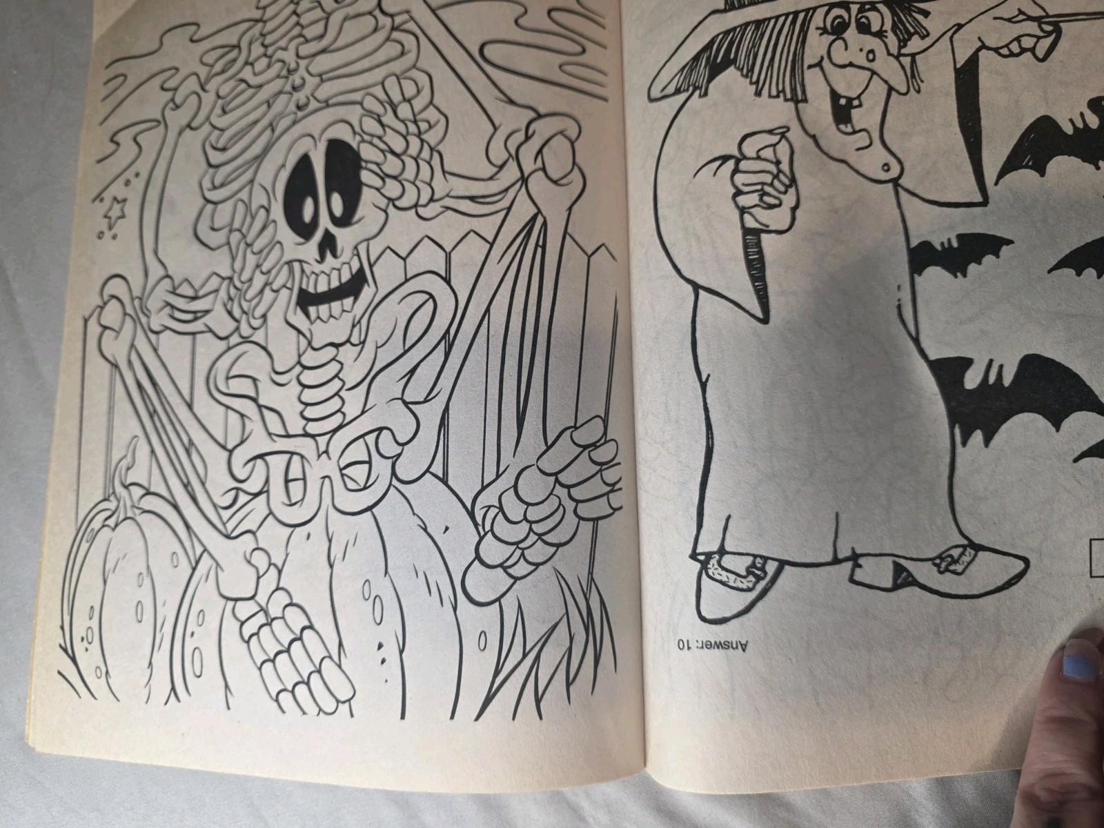 Vintage 1996 Landoll Halloween Coloring Book UNUSED & Mask On Back Activity Kids