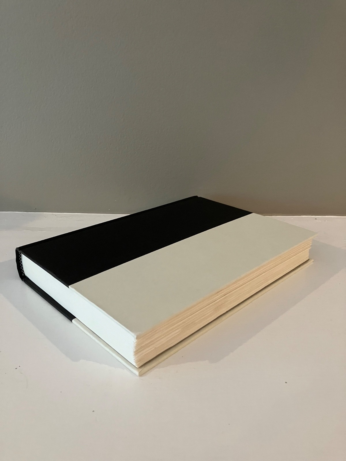 Robert Greene & Joost Elffers, The 48 Laws of Power, First Edition