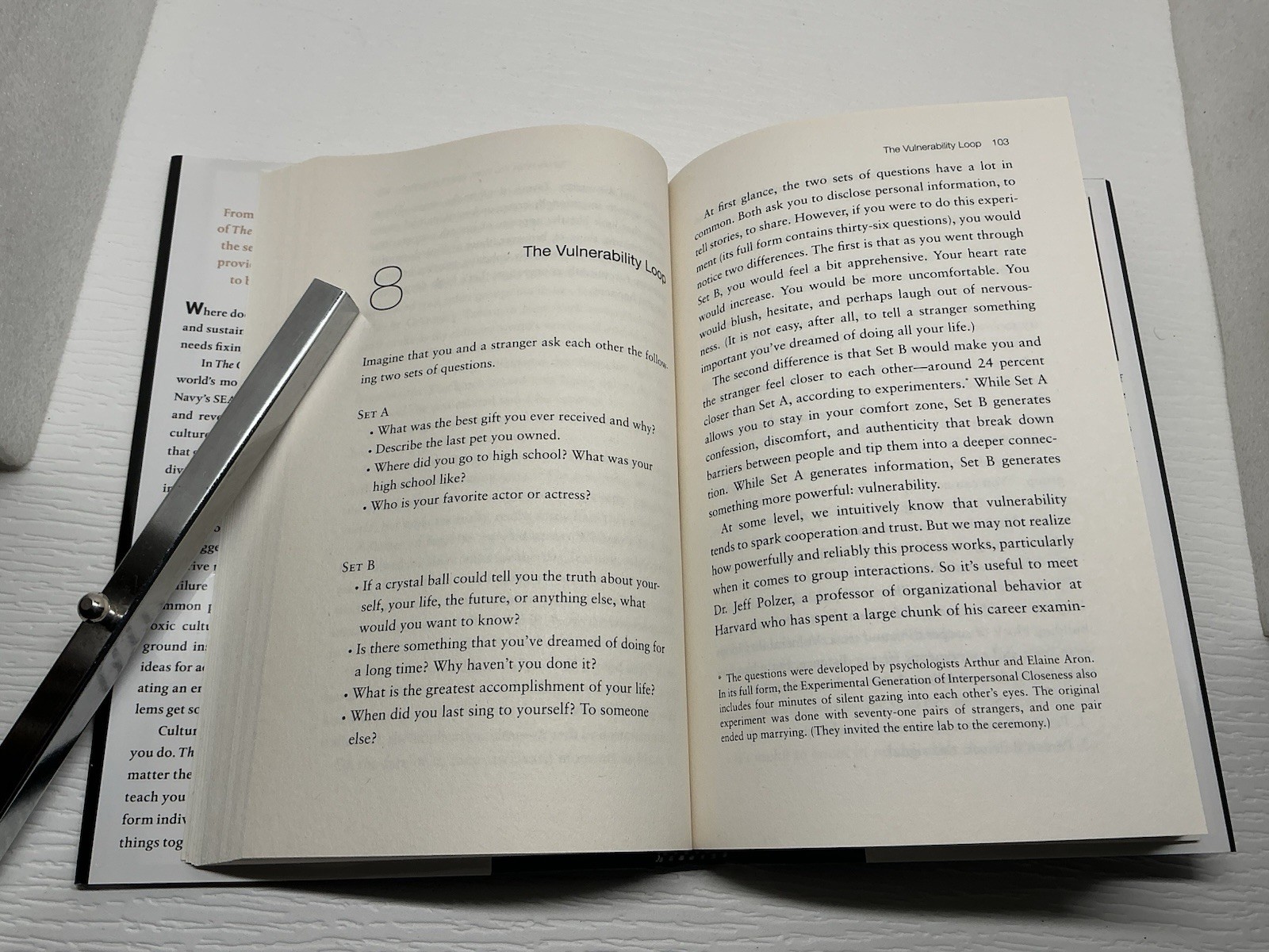 Culture Code : The Secrets of Highly Successful Groups by Daniel Coyle -Like New