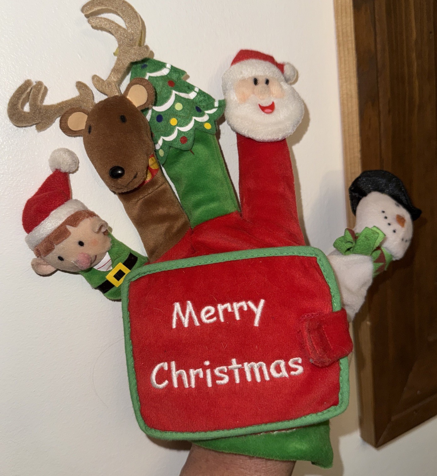 Merry Christmas: A Hand-Puppet Board Book Glove ~ Scholastic Cartwheel Books