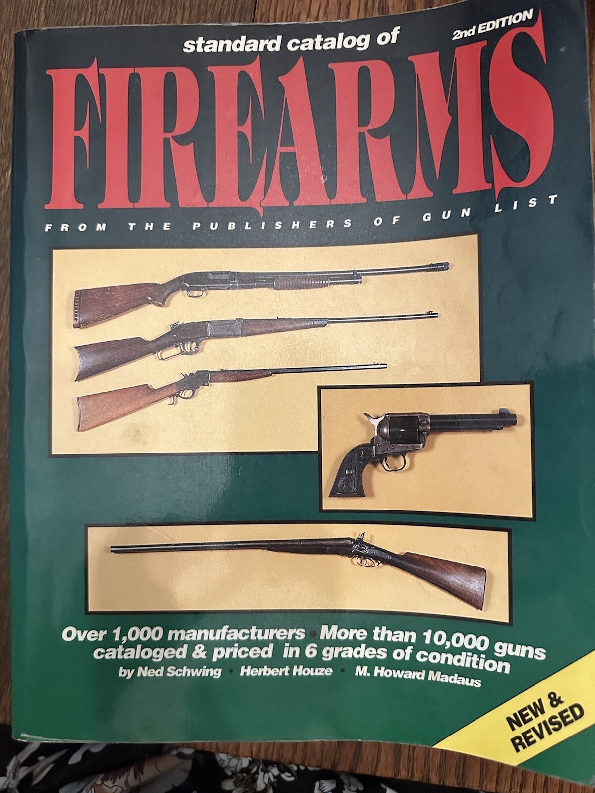 1992 Standard Catalog of FIREARMS 2ND EDITION 704 PAGES ISBN 0-87341-178-1