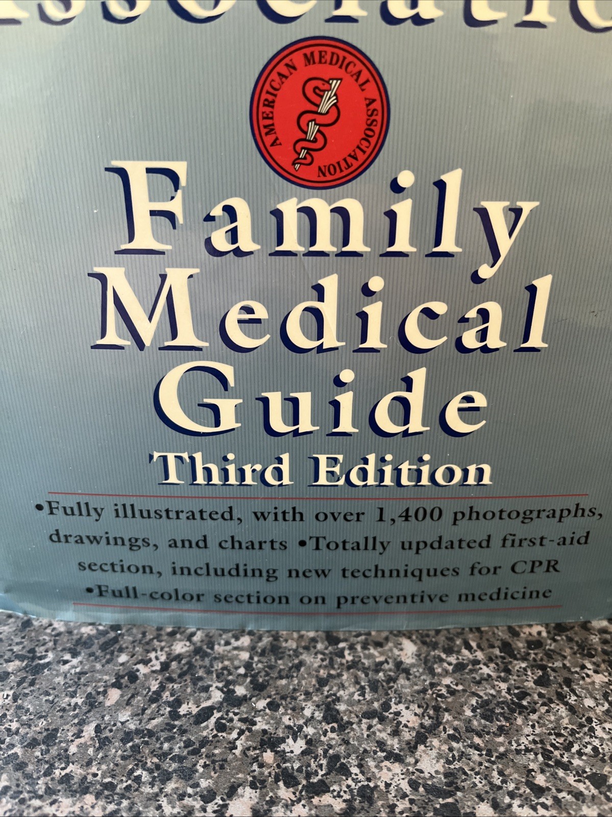 The American Medical Association Family Medical Guide 880 pages Hardcover