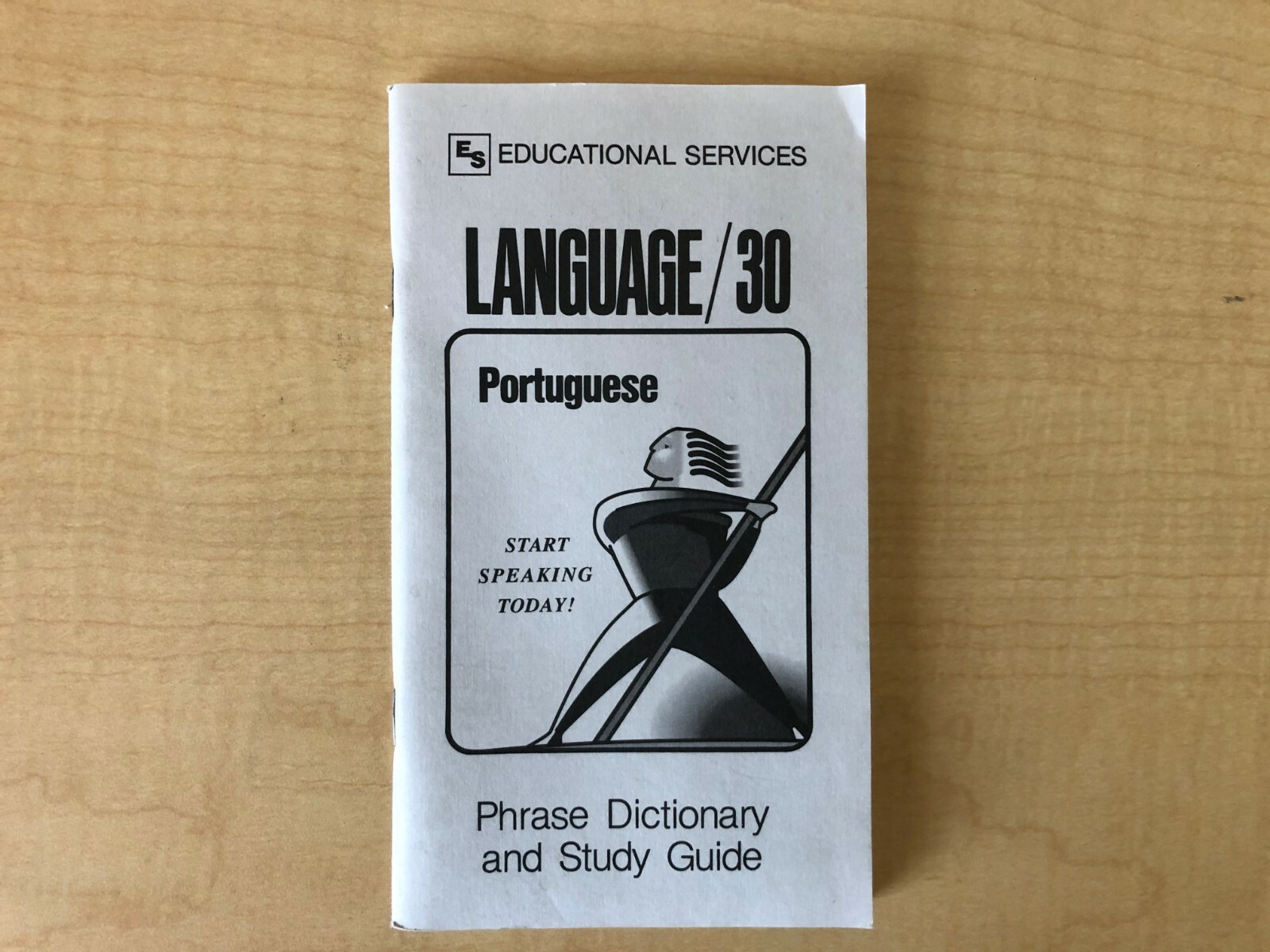 Portuguese Phrase Book / Dictionary – Pocket Size – by Language/30