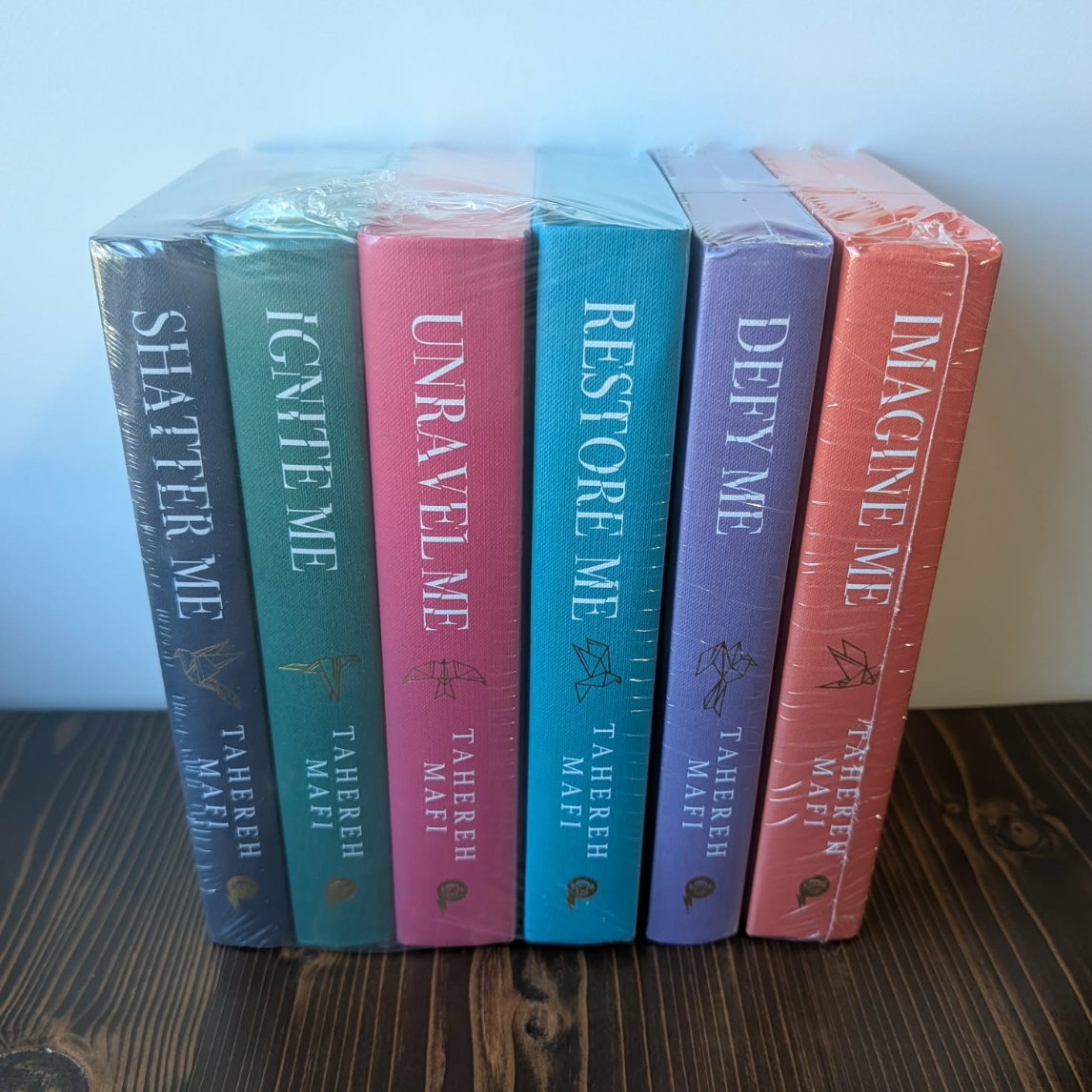 Shatter Me Collector’s Edition by Tahereh Mafi 6 Books – factory sealed Hardback