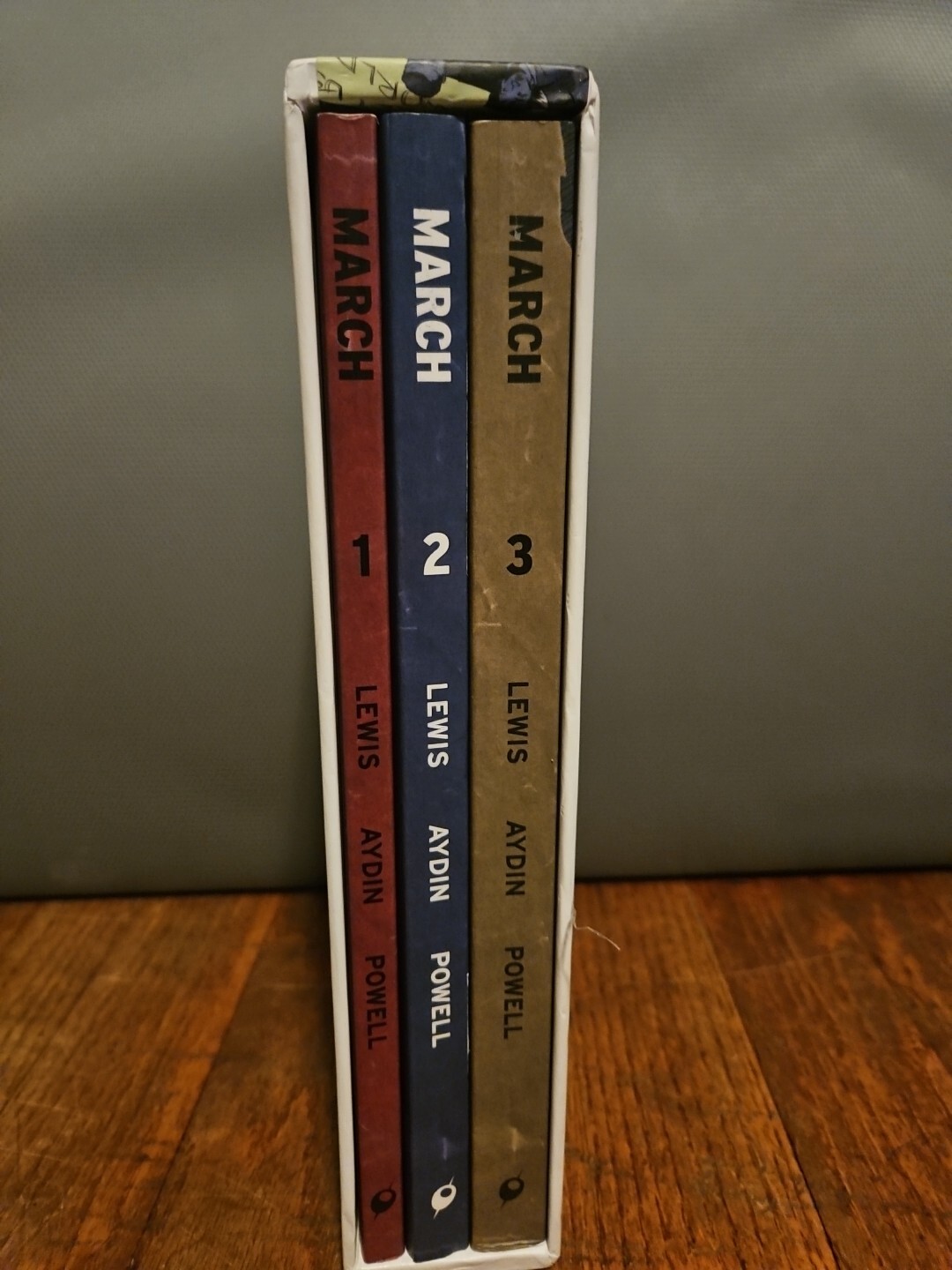 March (Trilogy Slipcase Set) – Paperback, by Lewis John; Aydin – Very Good