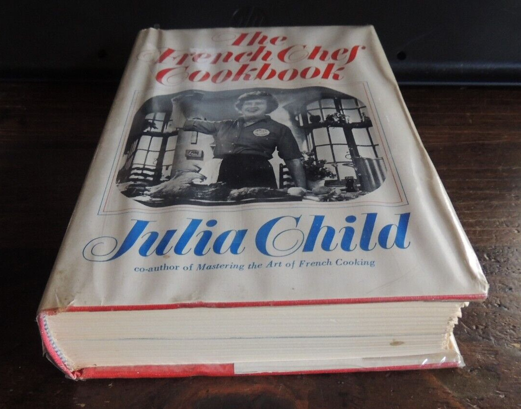 The French Chef Cookbook by Julia Child HC DJ 1968, 440 PAGES